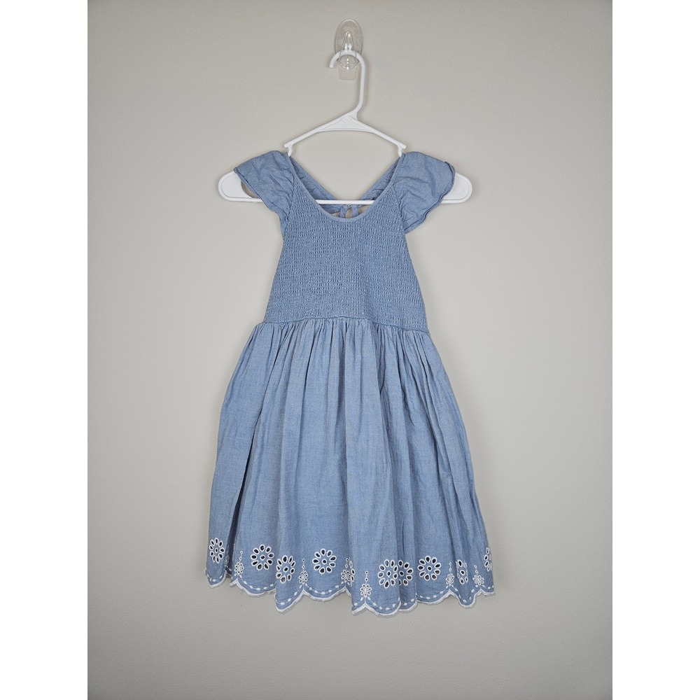 Tahari Girls Blue Chambray Smocked Eyelet Dress Flutter Sleeve Size 8